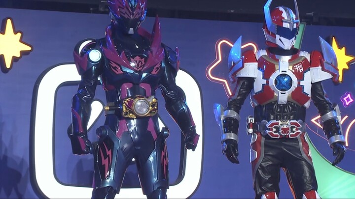 Xing Tian and Ting Yao join hands to fight! Part of the Armor Hero BW2025 stage play