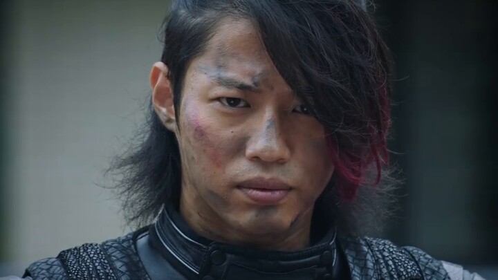 Tài năng triệu hồi quái vật để phát động trận chiến cuối cùng và năm quái vật cùng nhau chiến đấu