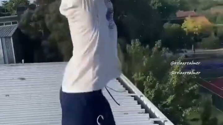 أداء رائع على زجاجة الكولا!