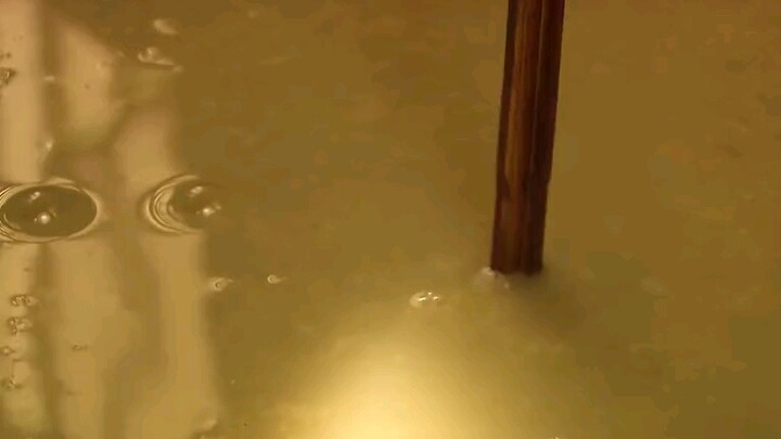 Qing Dynasty Soup Distribution: Chopsticks Float, Heads Fall to the Ground