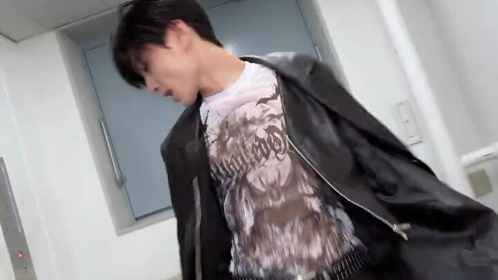 【พัคจงซอง JAY】เต้นเดี่ยวแบบที่ไม่ได้เห็นมานาน CHA! ท่าทางดุดัน ฮิปฮอปสุดๆ ต้องยกให้ JAY | 241125 day