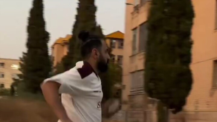 بخندیم