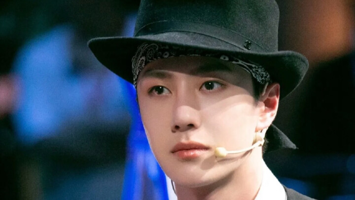 ชุดเต้นระดับเทพมาแล้ว ยอดเยี่ยมสุดๆ เต้นกันสนุกมาก จนอยากลุกขึ้นไปเต้นตามเลย นักเต้นเก่งสุดๆ!