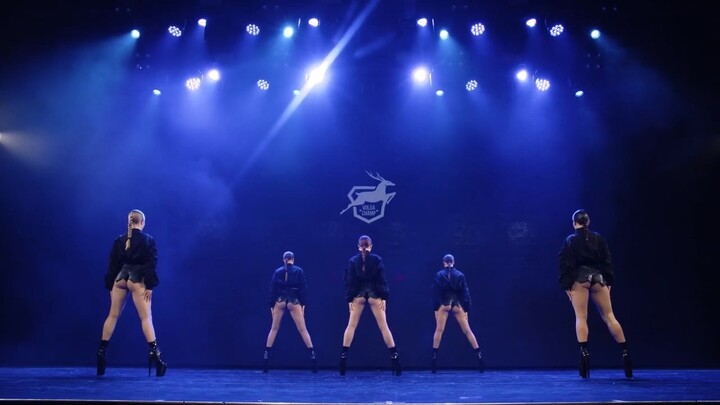 فولغا تشامب 17 _ أفضل عرض للسيدات محترفات _ المركز الأول _ الراب _ الصف الأمامي