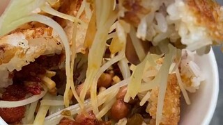 The rice crust is 5 yuan a portion, crispy and has a lot of small ingredients.