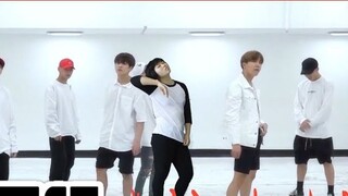 【Ky】เคลื่อนที่บนหน้าจอสีเขียวเพื่อคว้าตำแหน่งตรงกลาง เต้น FIRE กับ BTS! -