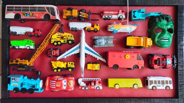 menemukan harta karun mobil truk, mobil polisi, mobil kontruksi, mobil pemadam, mobil jeep, pesawat
