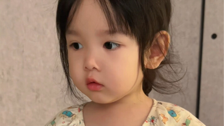 ลูกสาวมีของใหม่หน่อย ก็ชอบออกไปอวดซะแล้ว～