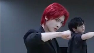 【شين تشيوان روي ريكي】غرفة التدريب على أغنية 'DDU-DU DDU-DU' تركيز صوت فضي بلجيكي