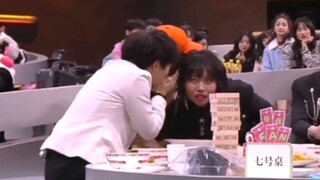 【周深】台下机位 “我要说小话！！！”全国人民都知道你要说小话了+嗨到手脚并用的猫猫好可爱