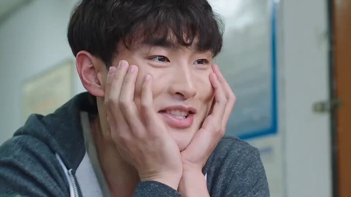 كيف يكون شعور اثنين من الأشخاص المتطابقين تمامًا يتبادلان الهويات؟