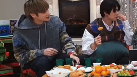 TXT LAUGH MAKE YOU HAPPY (ESPECIALLY KAI)