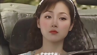 She is the most beautiful girl with single eyelids I have ever seen.