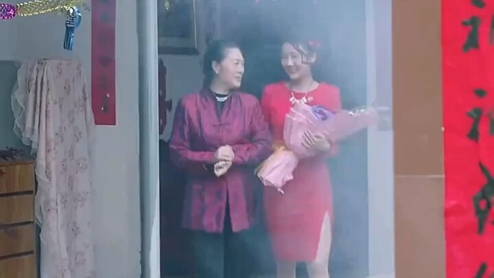 แม่ลูกสาวหลอกแต่งงานสำเร็จ ไม่คาดคิดว่าสามีจะไม่แตะต้องเธอเลยตลอดสองปี