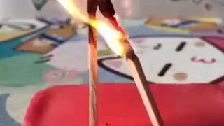 被两根火柴虐到了