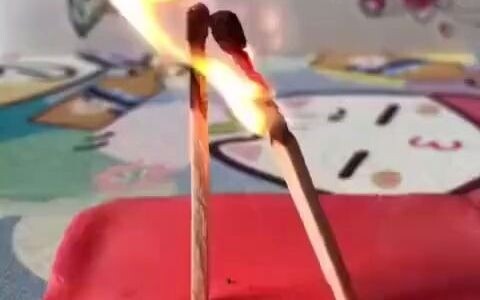 تعرضت للتعذيب بواسطة عودي كبريت