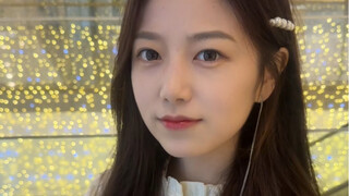 "How to Warm Up Your Girlfriend for a Whole Day with Just Four Sentences...?"