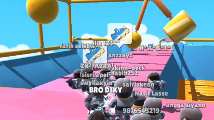 stumble guys tapi semua orang pake skin sama