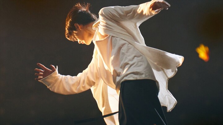 “I was so stunned by this New Year’s Eve stage—it’s pure and ethereal!”