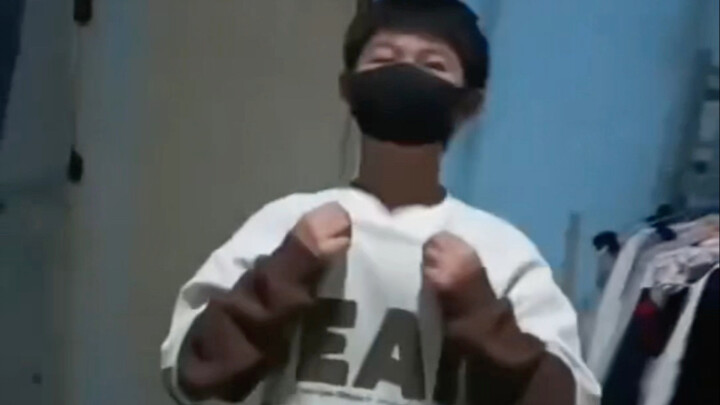 Merasa sedikit tampan dan sedikit tampan