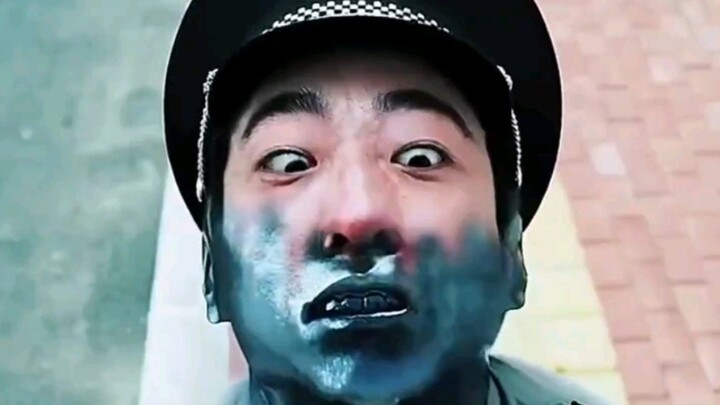The security captain was injected with a mutation needle and turned into an iron monster