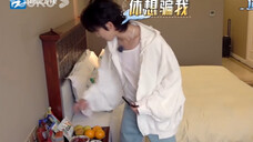 抠门的浩远集团,一个不敢吃,一个却在用香薰精油,哈哈哈〈徐明浩陈哲远青春环游记〉