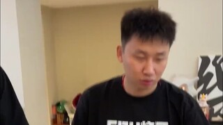 弱鸡室友逆袭成“大力士”？真相令人震惊！