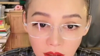 宁静直播说圈内规矩是尊重前辈，不知道还以为李小冉那样对前辈的不尊重才是演艺圈的规矩