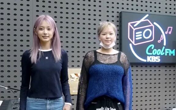 TWICE Tzuyu & Jeongyeon TalkthatTalk Challenge