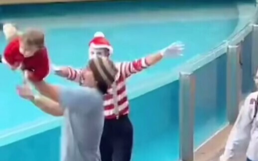 Badut: Sebenarnya siapa yang jadi badut?!