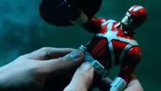 这个红色守卫太惨了，同样是超级士兵，却与美国队长天差地别