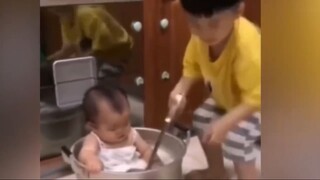 ใช้นมผงอาบน้ำเด็ก