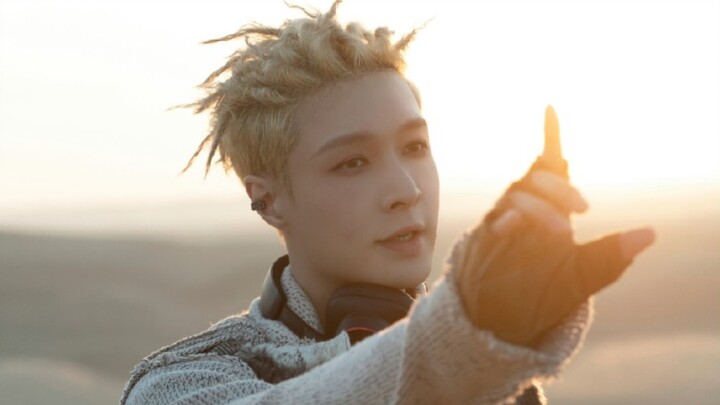 Zhang Yixing’s new song “Psychic” music video has been released.