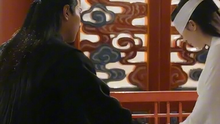 Ye Hua had seen how Su Su loved her, so he knew at a glance that she didn't love him anymore.