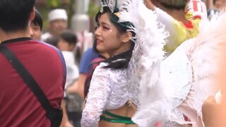 Cô gái Nhật Bản nhảy samba