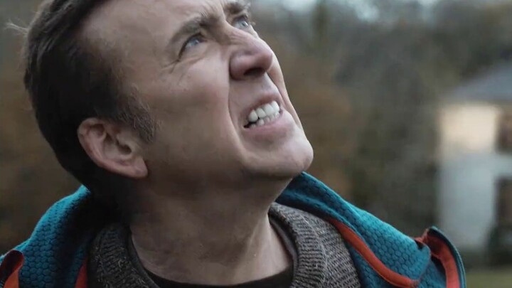 男孩在睡觉时发生了一件可怕的事情，家里锁死的房门竟莫名的被缓缓打开，一只干枯的手臂慢慢伸了进来