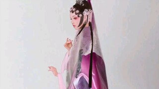 الحيلة في الرسم بالخطوط الزرقاء هي الحفاظ على يديك ثابتة!
