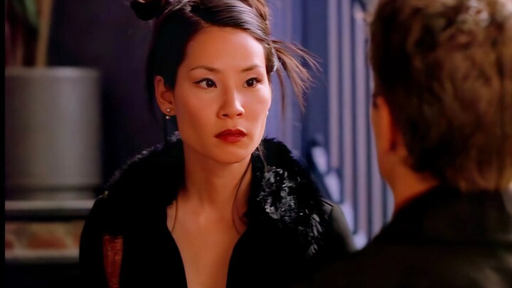 Metode Lucy Liu untuk menggoda pria, Tom yang malang dimainkan di tangannya