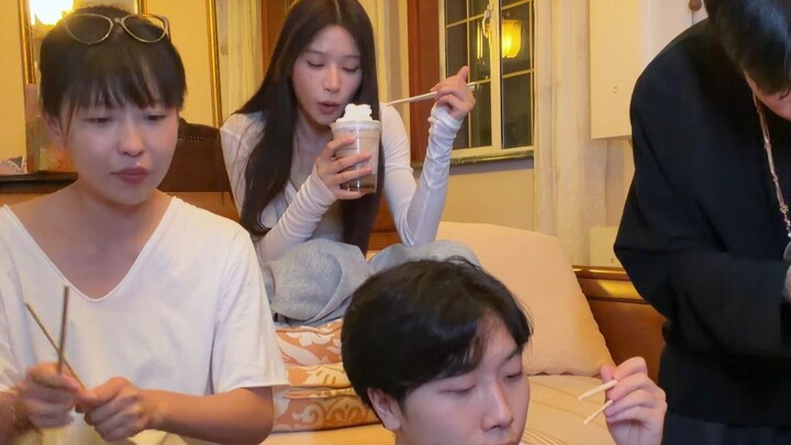 ตัดต่อเสร็จแล้วยิ้มอยู่สองชั่วโมงกว่าจะโพสต์ออกมาได้