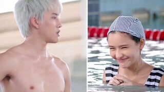 ปฏิกิริยาของสาวคลาสอื่นเมื่อเห็นหุ่นหนุ่มหล่อ vs ปฏิกิริยาของสาวคลาสอื่นเมื่อเห็นหุ่นหนุ่มหล่อ