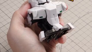 Một bức tượng bán thân Unicorn Gundam bằng gang?