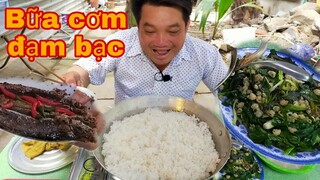 Bữa cơm đạm bạc của l Tâm Chè Vĩnh Long