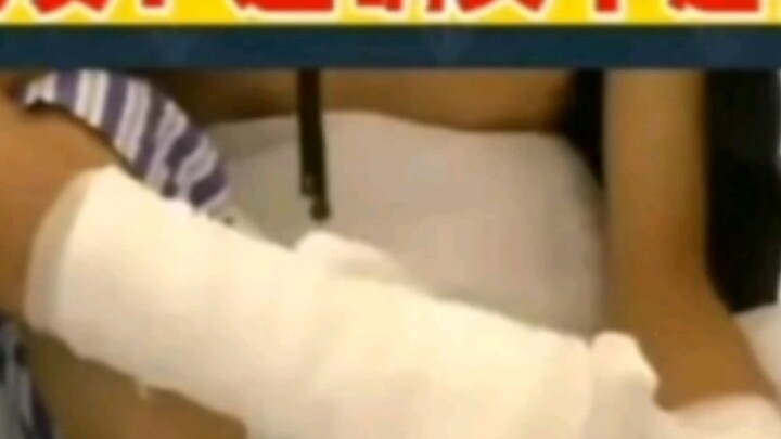 A locksmith was tricked by a beautiful woman into unlocking someone else's house and had 7 fingers c