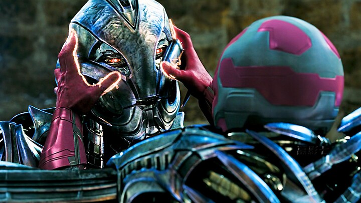 Ultron quan sát mạng internet của loài người trong vài phút và quyết định phá hủy nó.