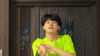 Lagu ini sangat energik!