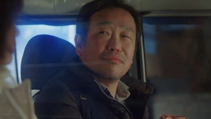 Có cảm giác Ji-na đang lo lắng cho Hye-in, chứ không phải lo mình bị phanh phui.