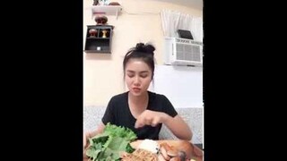 กินตำบักหุ่ง หมูยอทอด เด้อจร้า