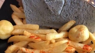 The giant inside the wall appears for the first time, rare video