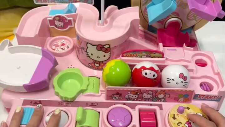 Aku tebak, kamu pasti belum pernah mainin mainan imut kayak gini!