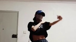 『Xiao Cen』 danced Savage but the accompaniment